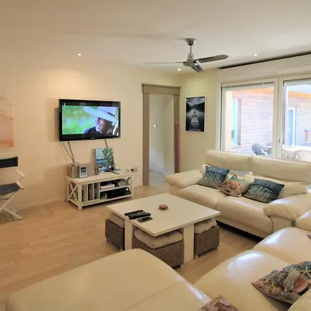 Villa La Petite Ourse-200M Plage-Clim/Wifi/Parking * Йер